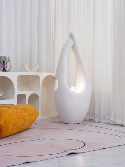 forma-nova-floor-lamp-12_df66c644-525a-44a4-afad-3691a277af67.jpg
